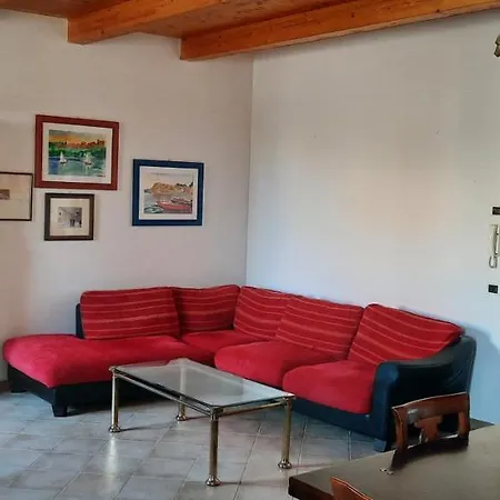 Apartment In Contesto Esclusivo In Pieno Centro Camerano