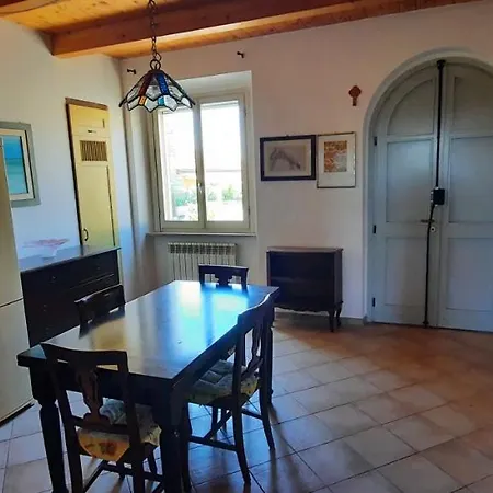 In Contesto Esclusivo In Pieno Centro Camerano