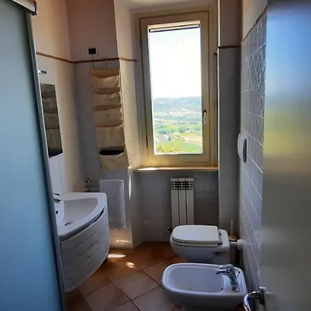 In Contesto Esclusivo In Pieno Centro * Камерано