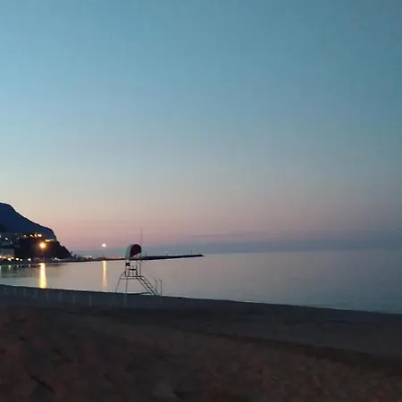 Апартаменты In Contesto Esclusivo In Pieno Centro Камерано